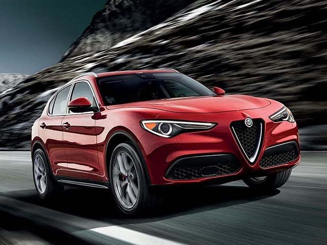 ����ե����ᥪ����ο����ץ�ߥ���SUV��Stelvio��(���ƥ������)�����ܤ�Ƴ��