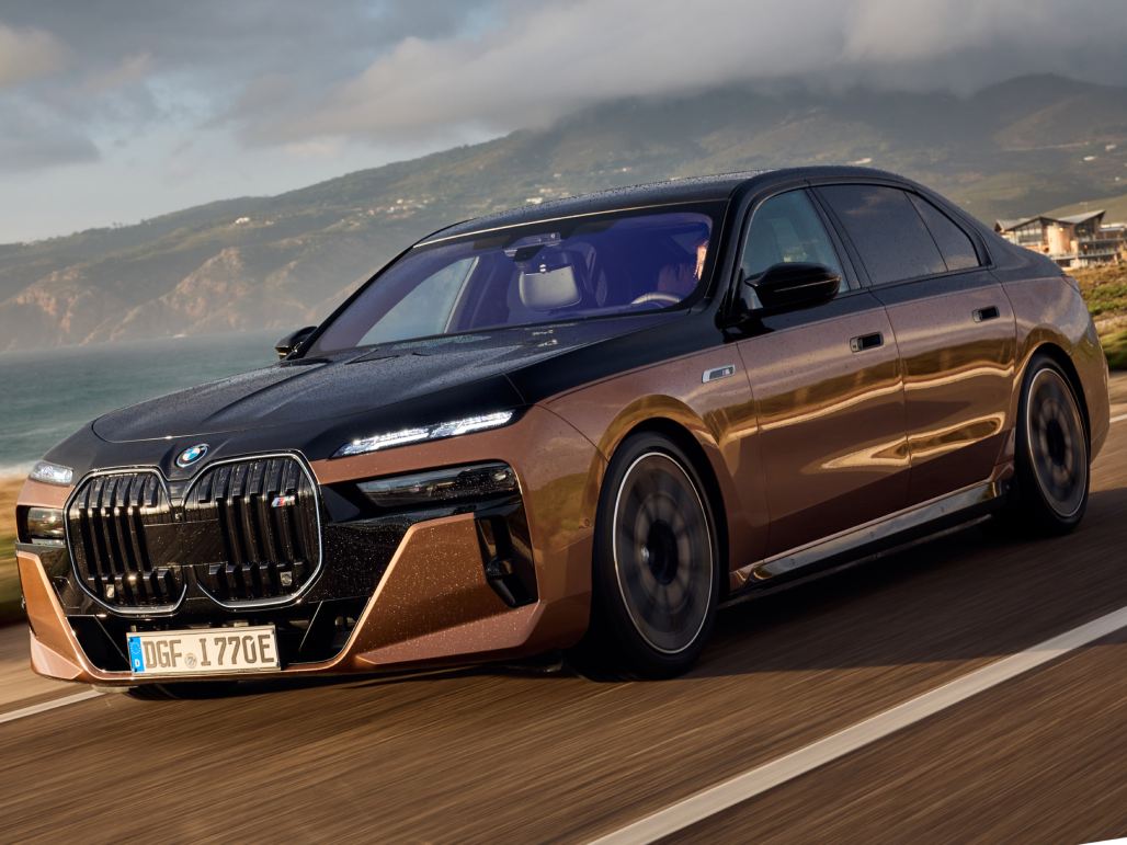 BMW ����ޤ����Ϥ�����ǻȤ��롪��iX1�פʤ�EV��ǥ�˵��ŵ�ǽV2L��V2H�����