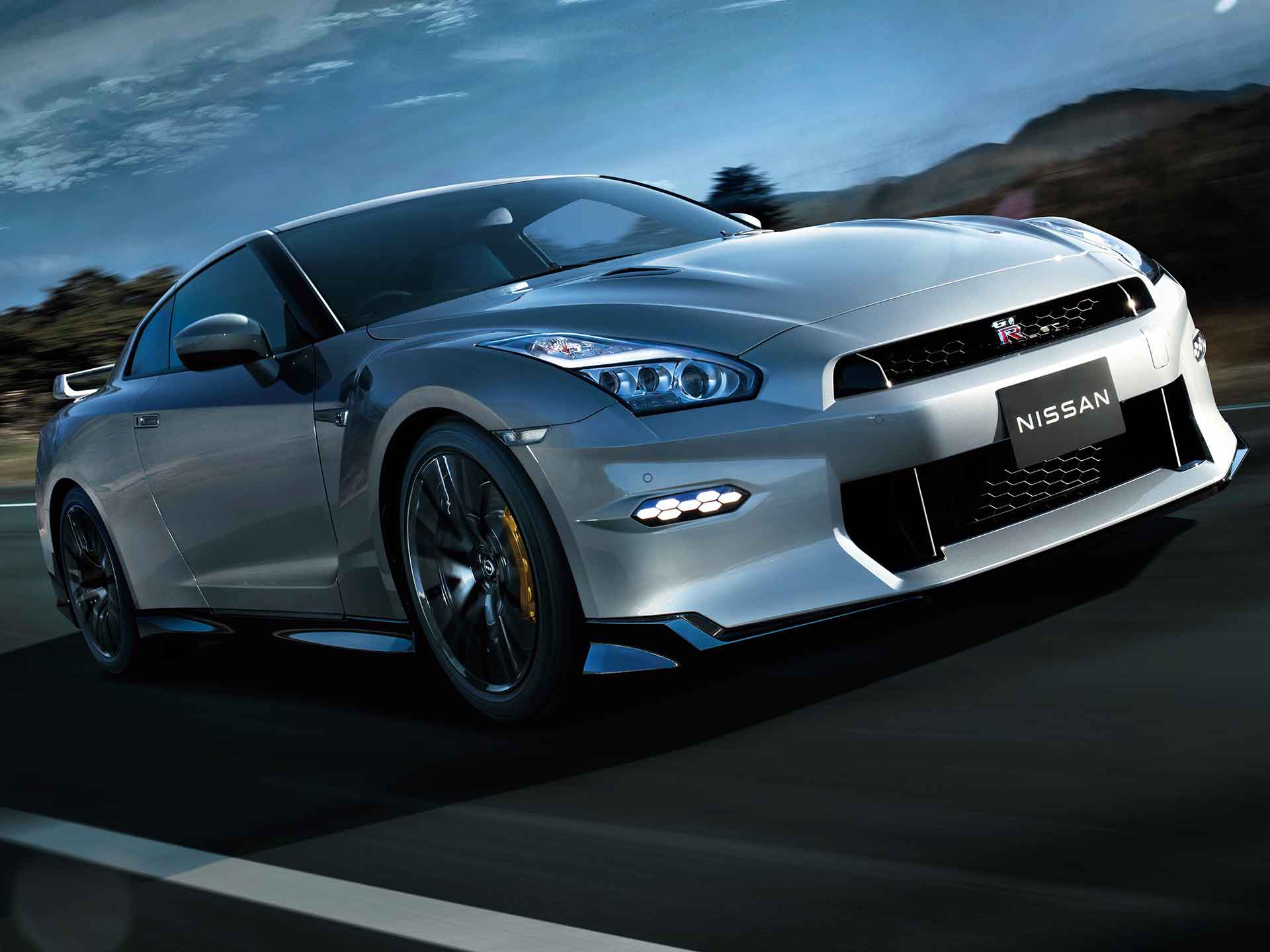 ���� ��GT-R�׿�����ʸ���դ�λ 18ǯ����ˤ���򲼤���