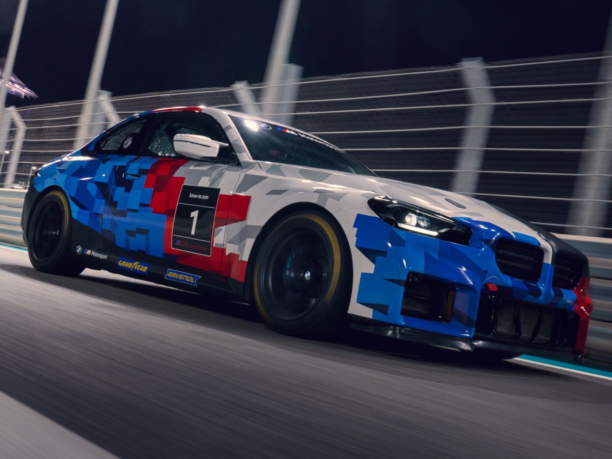 BMW��M2�졼���󥰡� �϶����ѥե����ޥ󥹤����륵�����å����ѥ�ǥ�