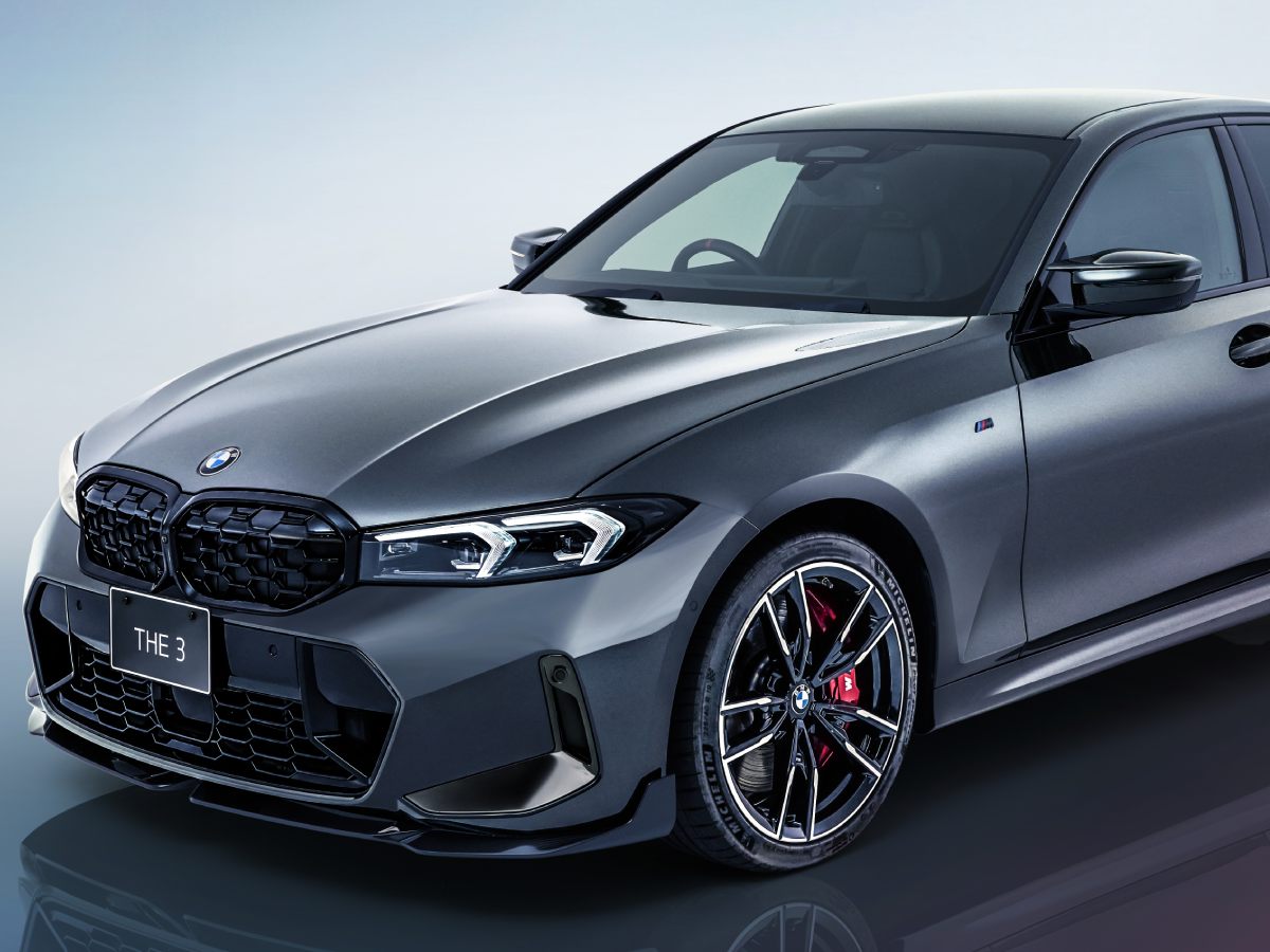 BMW��3���꡼����50��ǯ�ˤ������ ���ѥ�����ΰۤʤ륭��饯�������