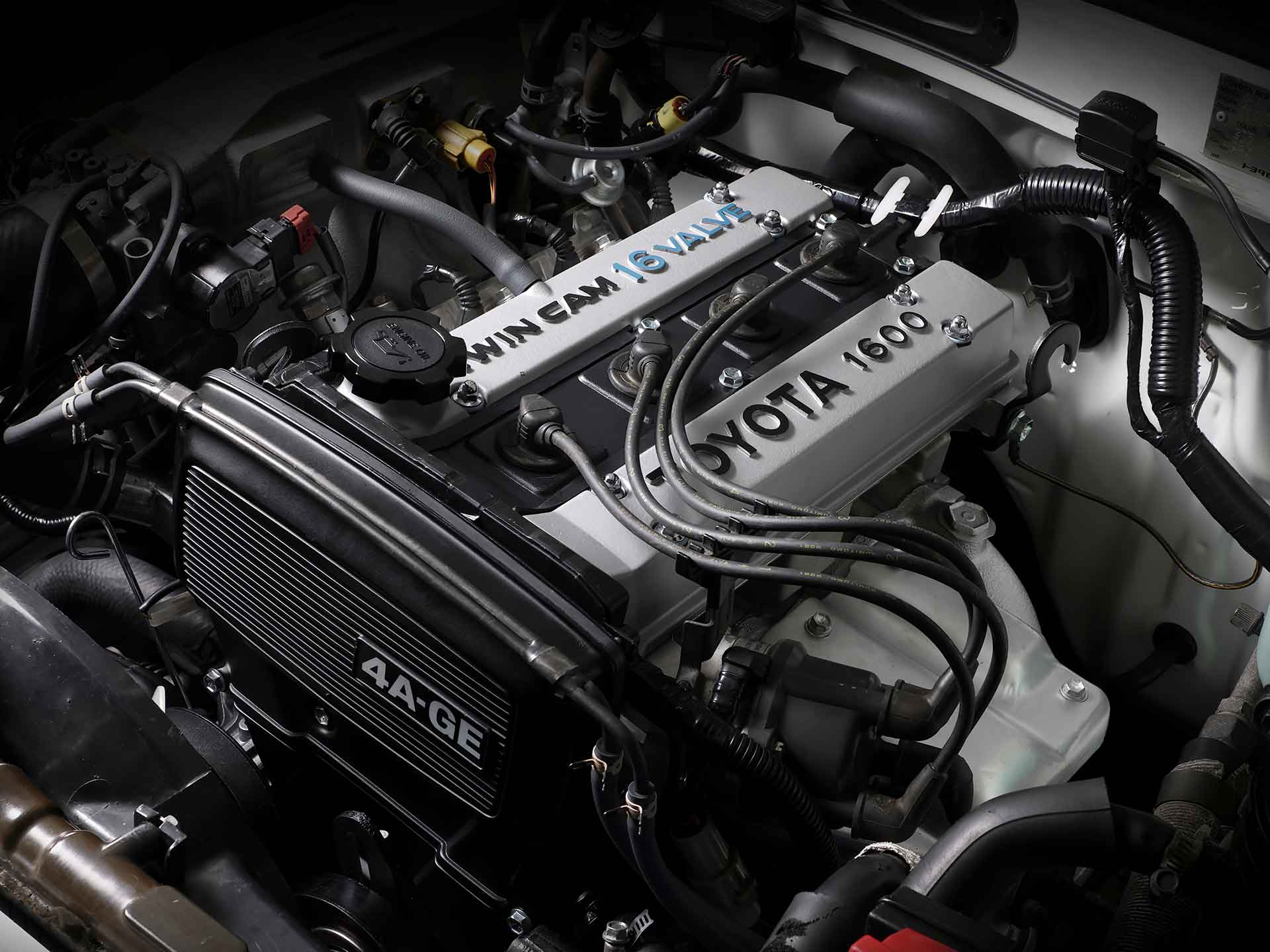�ȥ西 �͵��ε�֡�AE86����ܤ�4A-GE���󥸥����ʡ�2������������