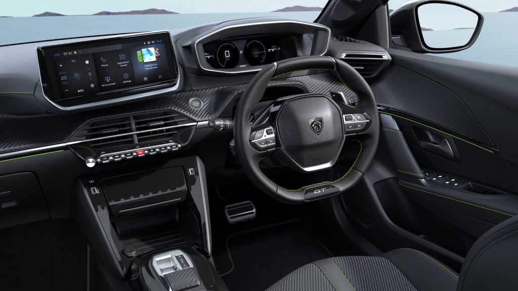 プジョー 208 GT ハイブリッド 画像3