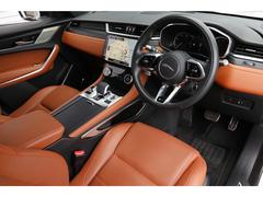 ����ƥꥢ�ˤϼ����ι⤤�����ʥ���ߥ��ܥˡ��쥶�������Ѥ���Ƥ��ꡢ��Υȡ���ǤޤȤ��줿�����Ȥ��Ǥä��Ѥ�ꡢ�ѹ�֤餷����������ʷ�ϵ�������Ф��Ƥ���ޤ� 7