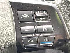 ������®�ɽ���ǽ�ե��롼������ȥ�����۹�®ƻϩ�Ǥ�Ĺ��Υ���Ԥ��ڤˡ�����ư��®�٤��ݤĥ��롼������ȥ����뤬�����ͷڸ������ƥ��Ϣ�Ȥ��������μ�ξ���Τ��Ƽִ֤��ݤĤ褦��®��Ĵ�ᤷ�Ƥ���ޤ����� 4