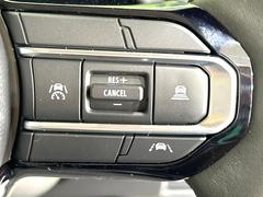 �ڥ����ץƥ��֥��롼������ȥ�����۹�®ƻϩ�Ǥ�Ĺ��Υ���Ԥ��ڤˡ�����ư��®�٤��ݤĥ��롼������ȥ����뤬�����ͷڸ������ƥ��Ϣ�Ȥ��������μ�ξ���Τ��Ƽִ֤��ݤĤ褦��®��Ĵ�ᤷ�Ƥ���ޤ����� 5