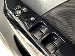 ����ư��Ǽ�ߥ顼�ۥ����ɥߥ顼����ư��Ǽ���ȤʤäƤ��ꡢ������־�Ǥ⥭�����Ĥ��ꥹ�����ޤ����ޤ��� 4