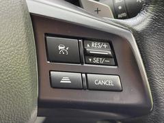 ������®�ɽ���ǽ�ե��롼������ȥ�����۹�®ƻϩ�Ǥ�Ĺ��Υ���Ԥ��ڤˡ�����ư��®�٤��ݤĥ��롼������ȥ����뤬�����ͷڸ������ƥ��Ϣ�Ȥ��������μ�ξ���Τ��Ƽִ֤��ݤĤ褦��®��Ĵ�ᤷ�Ƥ���ޤ����� 6