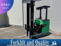 トヨタ　　フォークリフトの型式８ＦＢＲ１５・燃料タイプバッテリー・荷重１．５ｔ・揚高４．０ｍ・マストの種類２段・アタッチメント名と型式なし　１１，２８９ｈ（トヨタ）