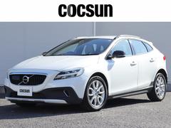 Ｖ４０　クロスカントリー　Ｄ４　サマム　ｈａｒｍａｎ／ｋａｒｄｏｎプレミアムオーディオ　本革シート　パワーシート　シートヒーター　モダンウッドパネル　ナビゲーション　リアビューカメラ　ＰＣＣキーレスドライブ　禁煙車（ボルボ）