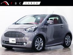 シグネット　ベースグレード　ディ－ラ－車／１オ－ナ－／６速ＭＴ／左ハンドル／世界限定１５０台／専用装備／１６インチＡＷ／オプションカラー／ボディ同色ボンネットル－バ－／スパイシ－レッド／アルカンタ－ラル－フライナ－／記録簿５枚／（アストンマーティン）