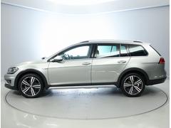���ʥ����ɥ��륨�åȤ���ϡ��ɥ��ȥܥǥ��ζѰ�Ƕ�����֤��顢���٤ι⤵�˥ե��륯�������θؤ�򴶤��ޤ��� 3