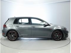 ���ʥ����ɥ��륨�åȤ���ϡ��ɥ��ȥܥǥ��ζѰ�Ƕ�����֤��顢���٤ι⤵�˥ե��륯�������θؤ�򴶤��ޤ��� 6